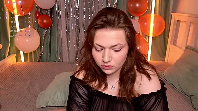 Evahadson online show from November 2025 09:57:02 PM