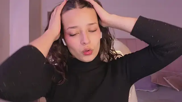 Amaia Daniells online show from November 2025 04:02:02 AM