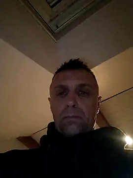 Kutasmaly online show from January 2026 02:14:01 AM