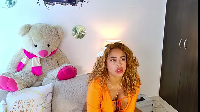 Snapshot of SarahCinnamon- chatting on July 2026 03:58:01 PM SarahCinnamon- online show from July 2026 03:58:01 PM