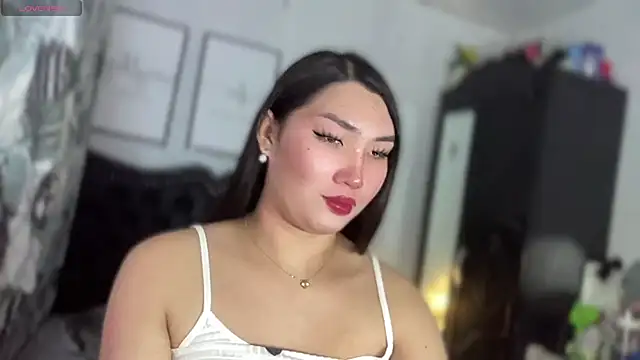 Snapshot of Miss_Deliciousness chatting on June 2026 04:27:02 PM Miss Deliciousness online show from June 2026 04:27:02 PM
