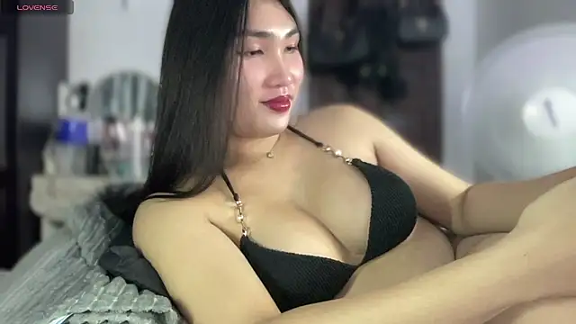 Snapshot of Miss_Deliciousness chatting on July 2026 04:24:01 PM Miss Deliciousness online show from July 2026 04:24:01 PM