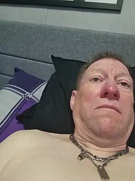 tomtom111111 online show from February 2026 01:52:02 PM