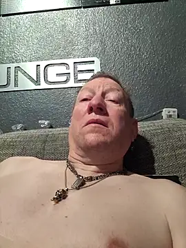 tomtom111111 online show from February 2026 09:57:01 PM