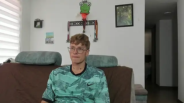 A sexy couple   online show from September 2025 07:03:02 PM