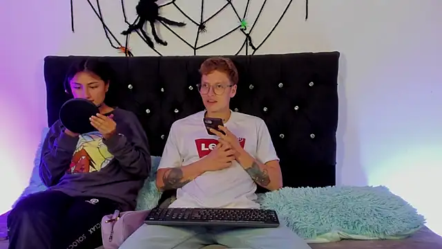 A sexy couple   online show from October 2025 09:17:02 PM