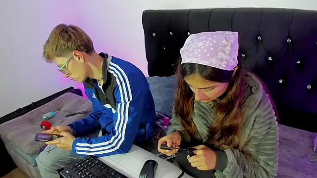 A sexy couple   online show from November 2025 09:25:01 PM