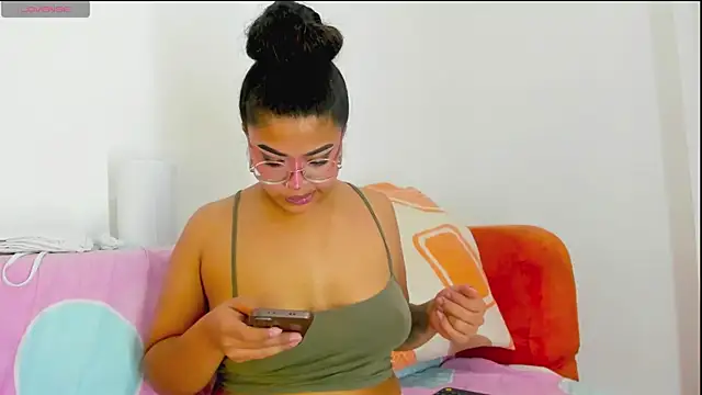 moana taylor online show from May 2026 01:08:01 PM