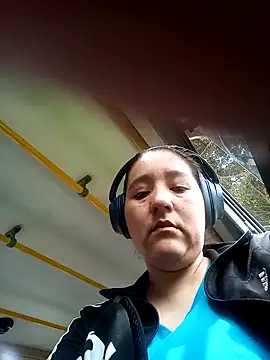 Gatubela212 online show from December 2024 04:25:02 PM