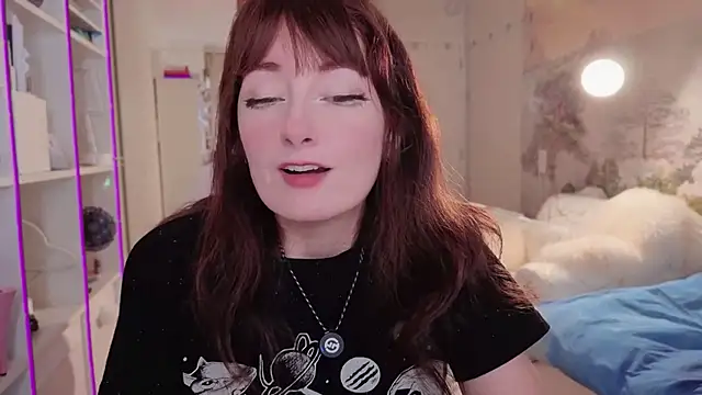 Snapshot of Cissy_Glitter chatting on June 2026 07:34:02 PM Cissy Glitter online show from June 2026 07:34:02 PM