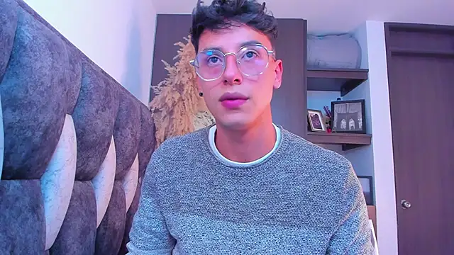 Snapshot of I_Gabriel chatting on December 2024 12:54:02 AM I Gabriel online show from December 2024 12:54:02 AM