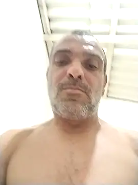 Snapshot of Henrifalcao chatting on September 2025 02:04:01 AM Henrifalcao online show from September 2025 02:04:01 AM