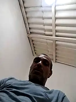Snapshot of Henrifalcao chatting on October 2025 02:11:02 AM Henrifalcao online show from October 2025 02:11:02 AM