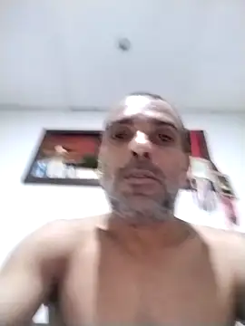 Snapshot of Henrifalcao chatting on October 2025 09:39:01 PM Henrifalcao online show from October 2025 09:39:01 PM