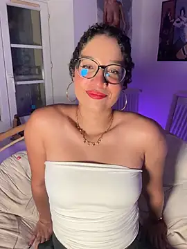 Lauyako online show from July 2026 10:05:01 PM