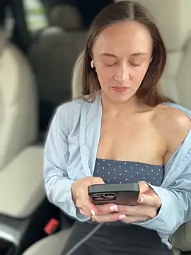 lunagirl13 online show from April 2026 10:43:01 PM