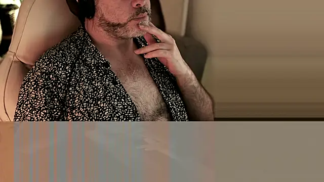 Snapshot of Sanders_White chatting on December 2024 04:12:01 AM Sanders White online show from December 2024 04:12:01 AM