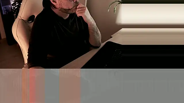 Snapshot of Sanders_White chatting on December 2024 01:13:01 AM Sanders White online show from December 2024 01:13:01 AM