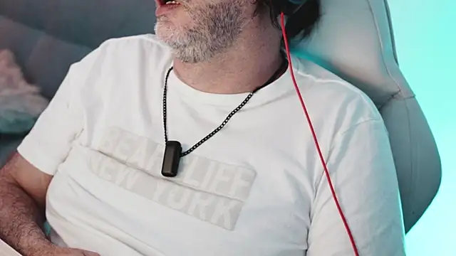 Snapshot of Sanders_White chatting on February 2025 05:12:02 AM Sanders White online show from February 2025 05:12:02 AM