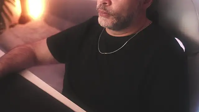 Snapshot of Sanders_White chatting on March 2025 09:33:02 AM Sanders White online show from March 2025 09:33:02 AM