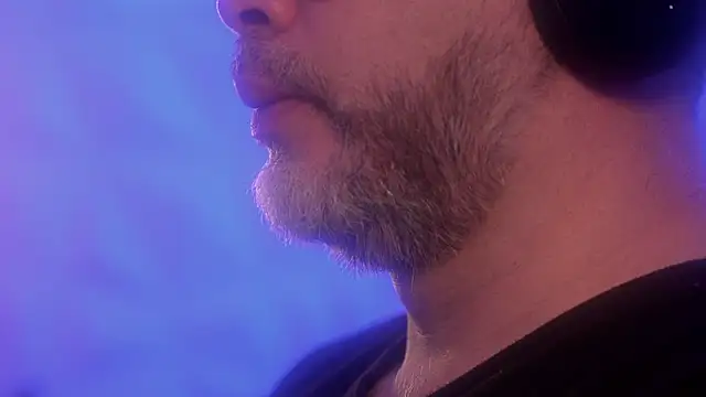 Snapshot of Sanders_White chatting on October 2025 02:18:02 PM Sanders White online show from October 2025 02:18:02 PM