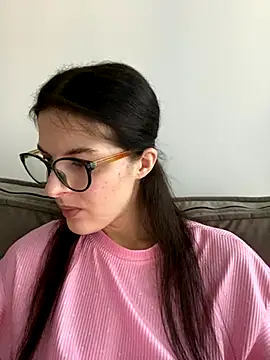 little belucci online show from October 2025 01:28:01 PM