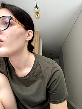 little belucci online show from November 2025 10:38:01 AM