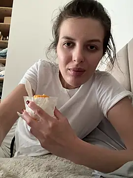 little belucci online show from July 2026 02:46:01 PM
