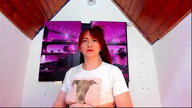 Hannaa32 online show from November 2025 07:36:01 PM