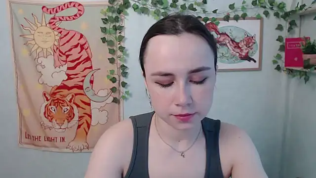 Snapshot of VeryVeryVeryShy_ chatting on May 2026 05:47:01 AM VeryVeryVeryShy online show from May 2026 05:47:01 AM