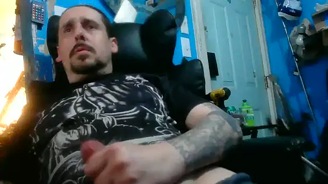 Snapshot of faded206 chatting on April 2026 03:51:02 PM faded206 online show from April 2026 03:51:02 PM