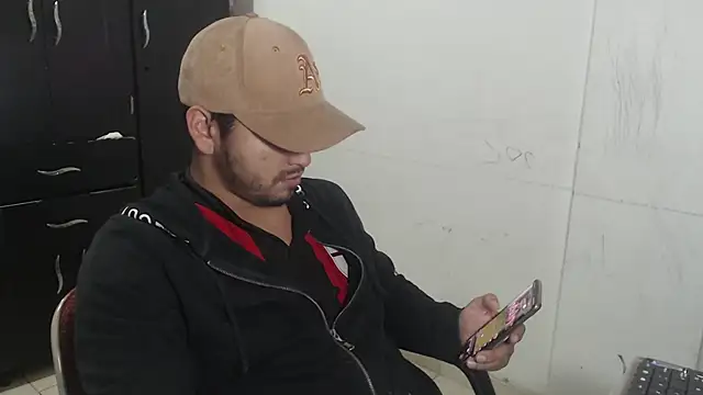 kylian 07 online show from November 2025 04:23:02 AM