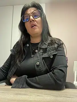 SWEETLILY18 online show from February 2025 11:32:01 AM