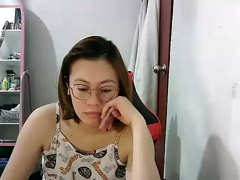 crizzybel online show from March 2025 07:10:01 AM