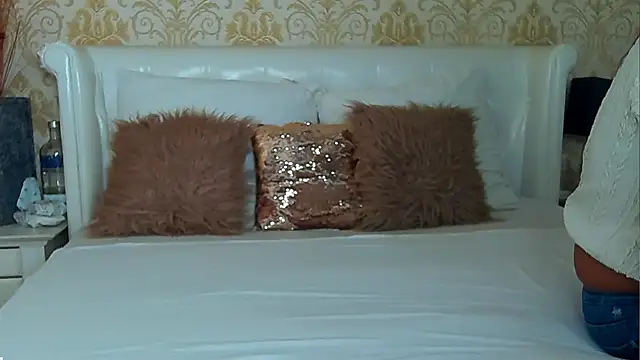 GiannaElliss online show from December 2024 04:48:02 AM