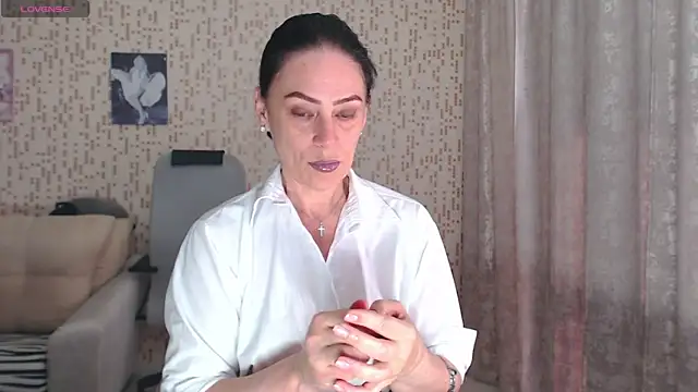 Snapshot of BelovedLady chatting on May 2026 04:30:02 AM BelovedLady online show from May 2026 04:30:02 AM