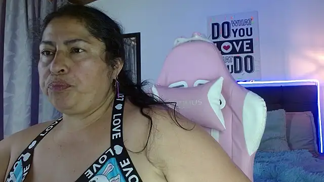 Keyla01  online show from January 2026 05:59:02 PM