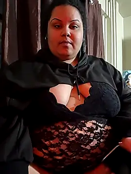 Snapshot of MissMazi chatting on November 2025 08:07:01 AM MissMazi online show from November 2025 08:07:01 AM