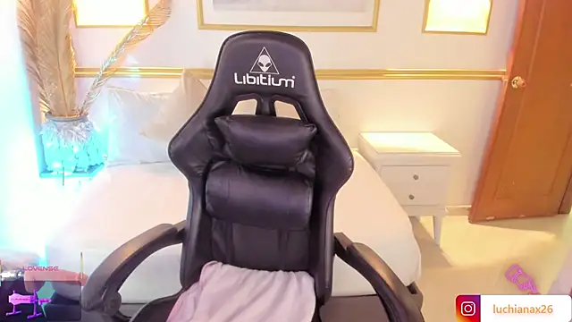 lucy26  online show from January 2025 02:26:02 AM