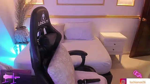 lucy26  online show from March 2025 02:30:02 AM