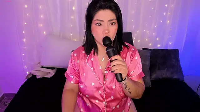 lucy26  online show from October 2025 01:38:01 AM