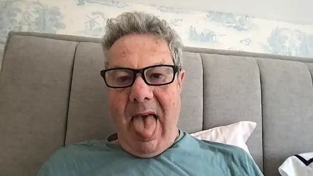 Snapshot of Oldpistolpete chatting on April 2026 07:25:02 AM Oldpistolpete online show from April 2026 07:25:02 AM