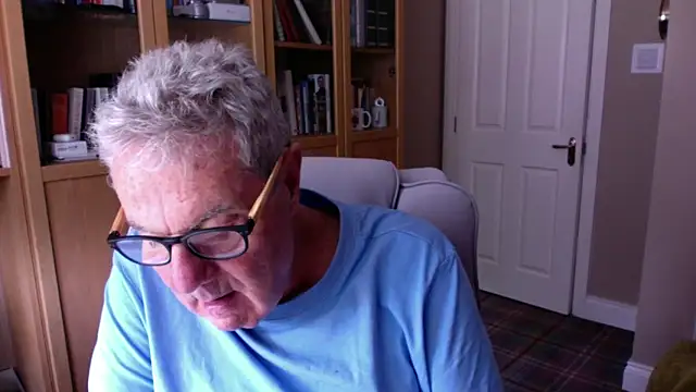 Snapshot of Oldpistolpete chatting on June 2026 10:35:01 AM Oldpistolpete online show from June 2026 10:35:01 AM