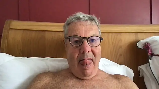 Snapshot of Oldpistolpete chatting on June 2026 09:08:01 AM Oldpistolpete online show from June 2026 09:08:01 AM