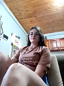 Emmacut online show from October 2025 04:38:02 PM