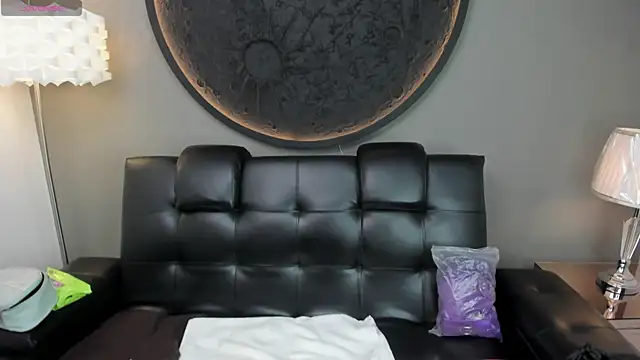 Snapshot of miss_sharlotte18 chatting on March 2025 06:07:01 PM miss sharlotte18 online show from March 2025 06:07:01 PM