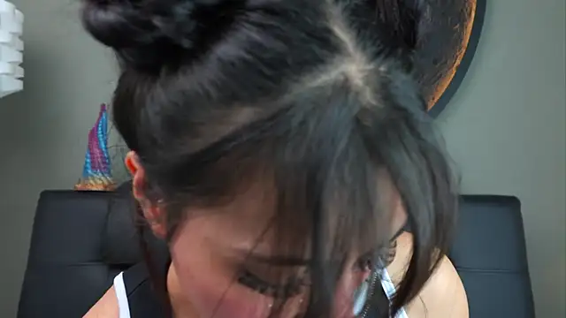 Snapshot of miss_sharlotte18 chatting on October 2025 06:06:02 PM miss sharlotte18 online show from October 2025 06:06:02 PM