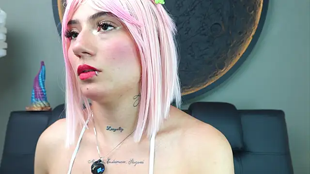 Snapshot of miss_sharlotte18 chatting on November 2025 06:07:02 PM miss sharlotte18 online show from November 2025 06:07:02 PM