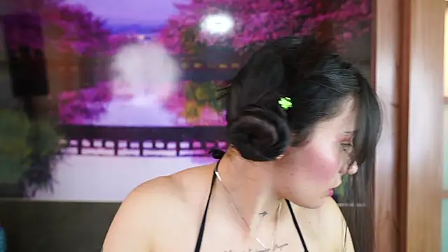 Snapshot of miss_sharlotte18 chatting on December 2025 06:04:01 PM miss sharlotte18 online show from December 2025 06:04:01 PM