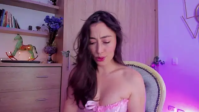 Amatiista online show from March 2026 04:59:01 PM